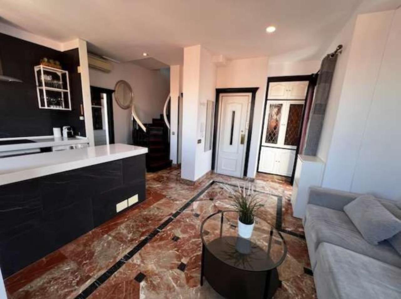 Apartamentos El Tiempo Madrid Eksteriør billede